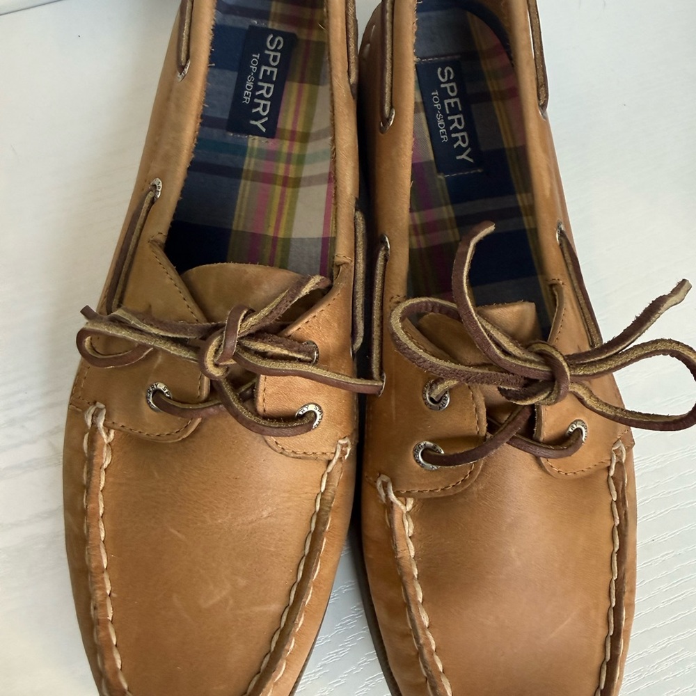 Sperry Tan Leather Lace-Up Boat Shoes with Plaid Insole